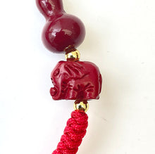 Charger l'image dans la galerie, Bracelet Corde Elephant et bourse en CinabreCollier sculpté en Cinabre - A2077 -