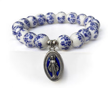 Charger l'image dans la galerie, Bracelet Sainte-Marie en porcelaine bleue – A2252