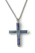 Charger l'image dans la galerie, Pendentif croix argenté avec pierre naturelle onyx bleue