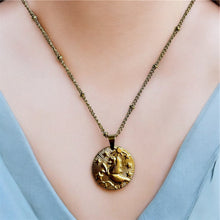 Charger l'image dans la galerie, Le pendentif du Zodiaque Doré - 12 signes -