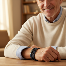 Charger l'image dans la galerie, Bracelet A2145 porté homme 60 ans