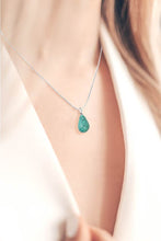 Charger l'image dans la galerie, Pendentif Goutte en Pierre Naturelle - Proposé en 7 pierres de couleurs différentes -