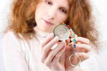 Charger l'image dans la galerie, Pendentif 7 Chakras et Porte Photo - D1254 -