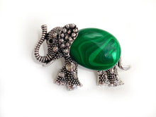 Charger l'image dans la galerie, Broche Eléphant Porte Bonheur - Proposée en 7 pierres de couleurs différentes -