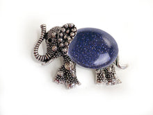 Charger l'image dans la galerie, Broche Eléphant Porte Bonheur - Proposée en 7 pierres de couleurs différentes -