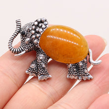 Charger l'image dans la galerie, Broche Eléphant Porte Bonheur - Proposée en 7 pierres de couleurs différentes -