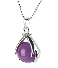 Charger l'image dans la galerie, Pendentif Mains et Pierre Chakras - Proposé en 8 pierres de couleurs différentes -