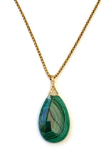 Charger l&#39;image dans la galerie, Pendentif en Malachite - Acier Inoxydable doré- D1958 -
