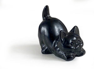 Statue de Chaton joueur en Obsidienne Noire - P1354 -
