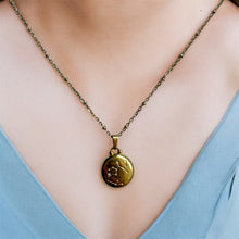 Charger l&#39;image dans la galerie, Pendentif du Zodiaque Doré et Blanc - SAGITTAIRE - D1870 -
