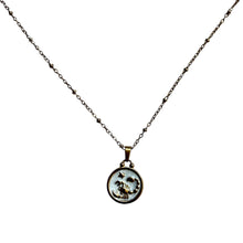 Charger l&#39;image dans la galerie, Pendentif du Zodiaque Doré et Blanc - SCORPION - D1871 -
