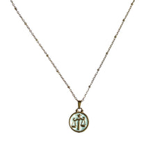Charger l&#39;image dans la galerie, Pendentif du Zodiaque Doré et Blanc - BALANCE - D1863 -
