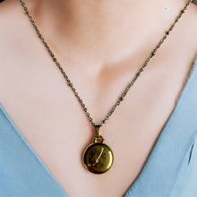 Charger l&#39;image dans la galerie, Pendentif du Zodiaque Doré et Blanc - BELIER - D1864 -

