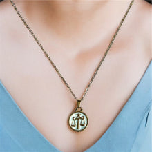 Charger l&#39;image dans la galerie, Pendentif du Zodiaque Doré et Blanc - BALANCE - D1863 -
