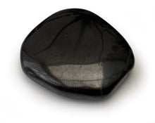 Charger l'image dans la galerie, Galet Anti-Ondes Shungite – Protection EMF - Y2148
